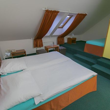 Hotel U Sladku Prague Ngoại thất bức ảnh