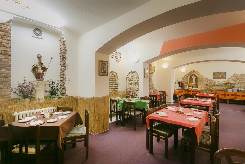 Hotel U Sladku Prague Ngoại thất bức ảnh