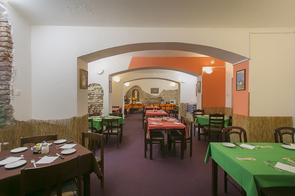 Hotel U Sladku Prague Ngoại thất bức ảnh