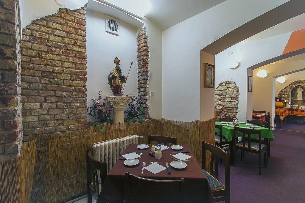 Hotel U Sladku Prague Ngoại thất bức ảnh